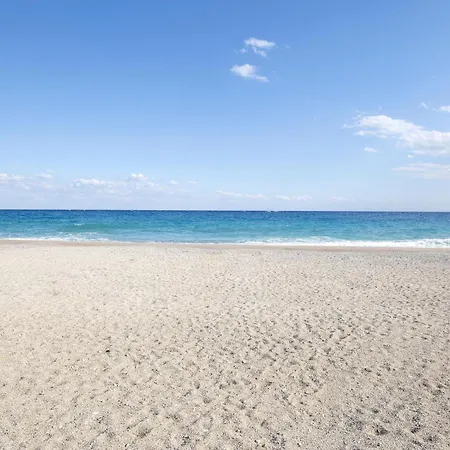 2 Bedroom Stunning In Solanas (Cagliari)