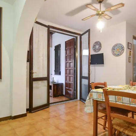 2 Bedroom Amazing In Apartmán Solanas (Cagliari)