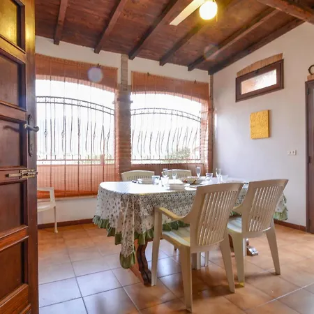 Apartment 2 Bedroom Stunning In Solanas