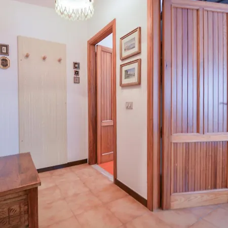2 Bedroom Stunning In Daire Solanas (Cagliari)