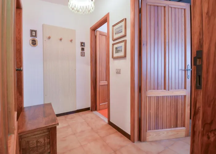 2 Bedroom Stunning In Appartement Solanas (Cagliari)